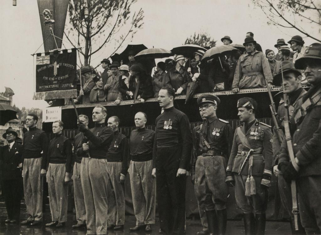 Mosley na Medzinárodnej fašistickej výstave v Ríme, október 1933